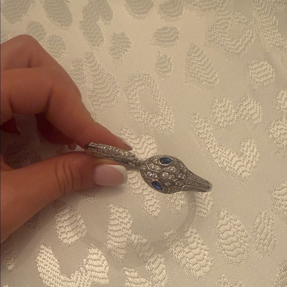 Silver and blue sliver snake braclet